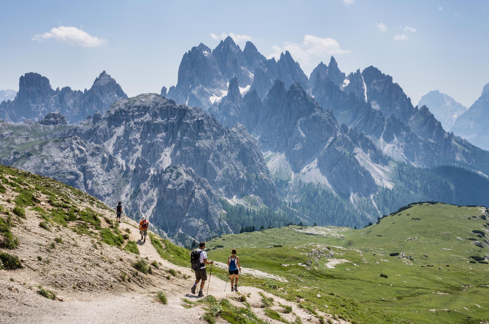 guided hiking tours dolomites